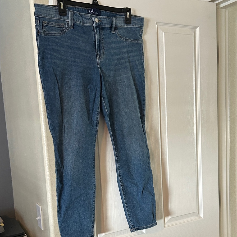 GAP Women's Cropped Blue Jeans